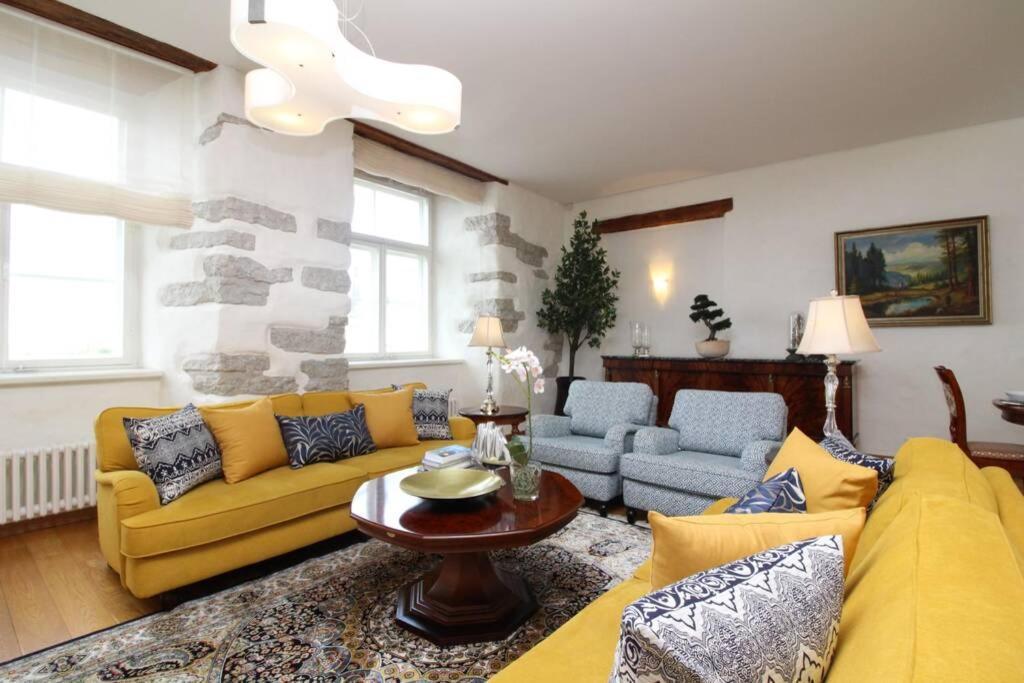 - Luxury 3 Bedroom, Sauna, Views