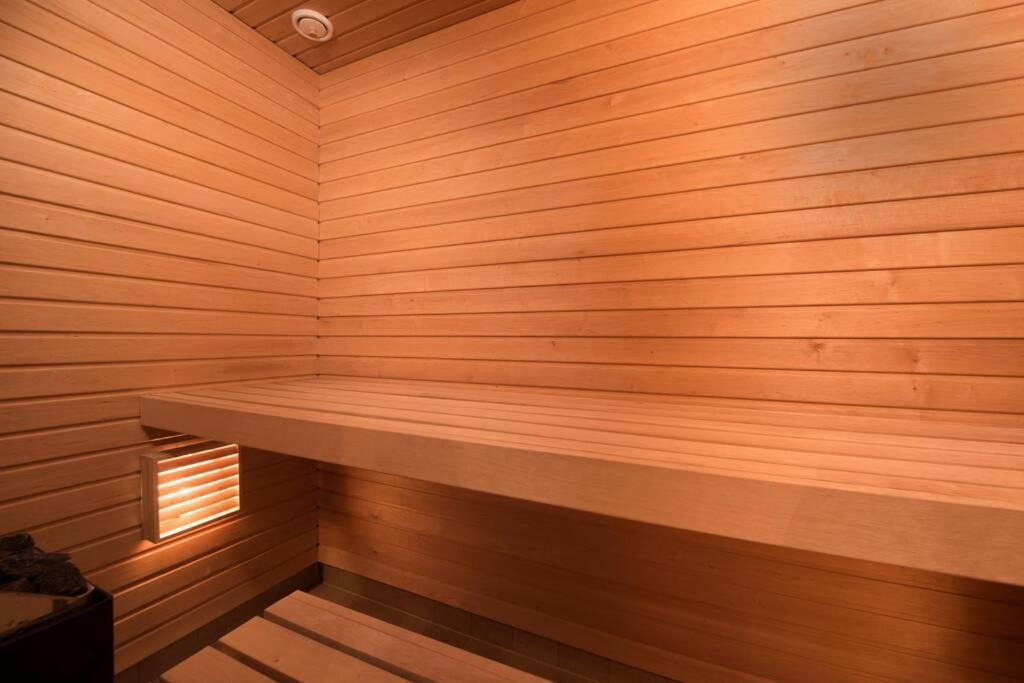 Íbúð - Luxury 3 Bedroom, Sauna, Views
