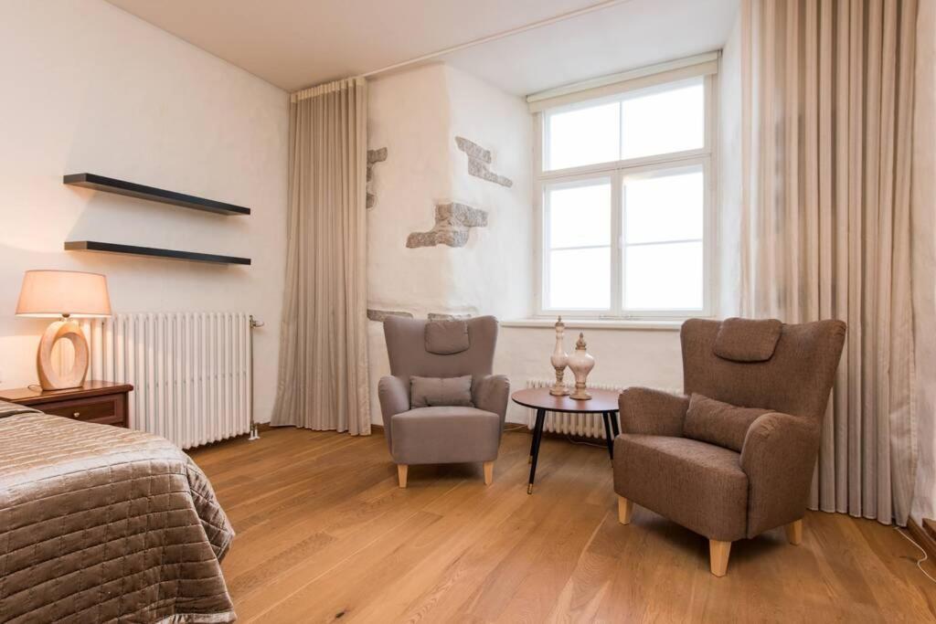 - Luxury 3 Bedroom, Sauna, Views