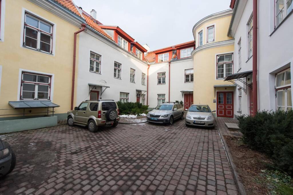 - Luxury 3 Bedroom, Sauna, Views