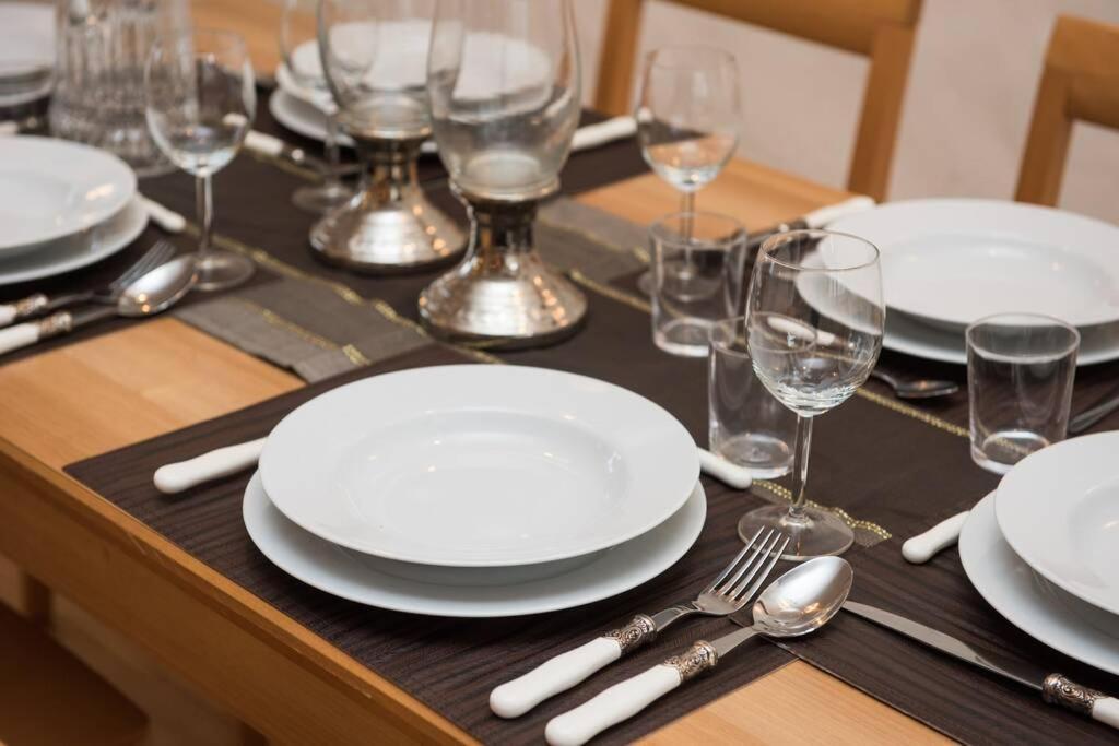 - Luxury 3 Bedroom, Sauna, Views Huoneisto Tallinna